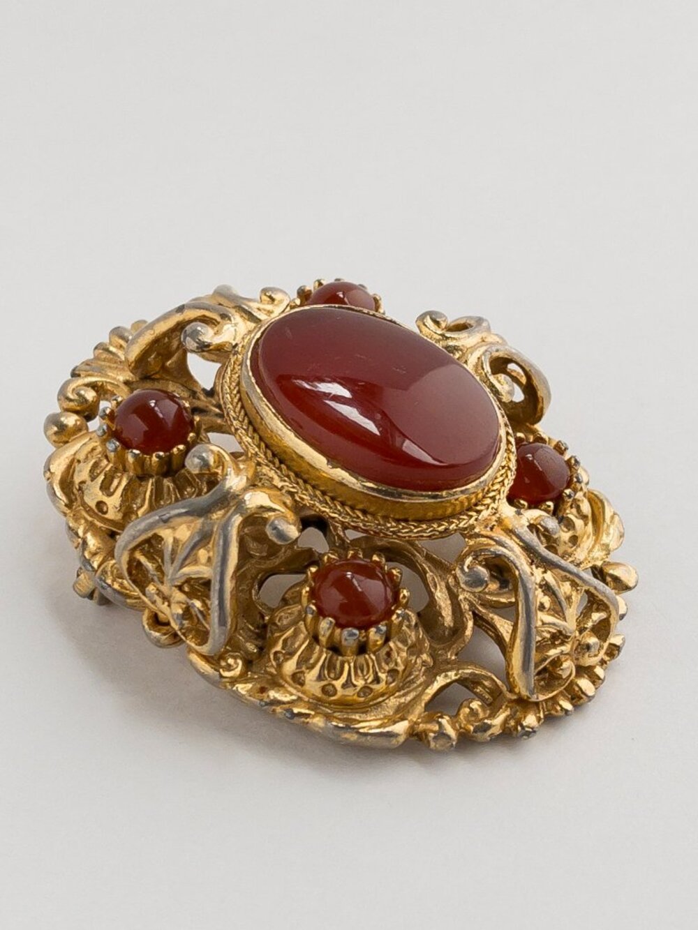 Vintage Sphinx Brooch Red Poured Glass Cabochons Rococo Baroque A530 - Picture 4 of 15